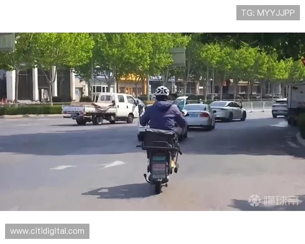 青训亏光积蓄邱忠辉送外卖 青训亏光积蓄邱忠辉送外卖